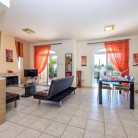 Villa Chloe باراليمني الغرفة الصورة