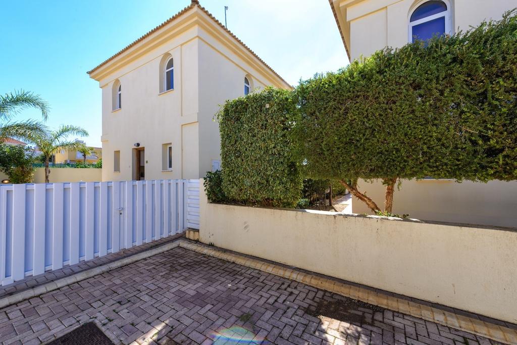 Villa Chloe باراليمني الغرفة الصورة