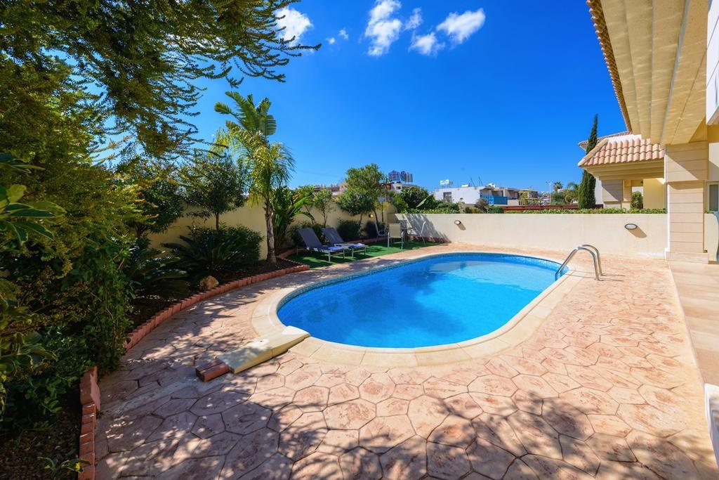Villa Chloe باراليمني الغرفة الصورة